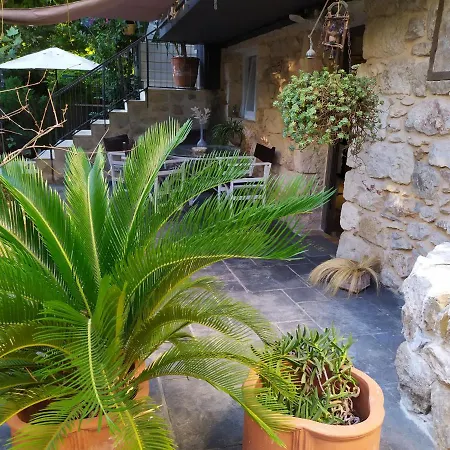 Stone House Apartment *