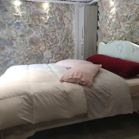 Stone House Apartment