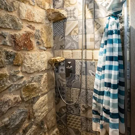 Stone House Apartment