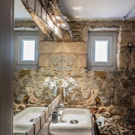 Stone House Apartment